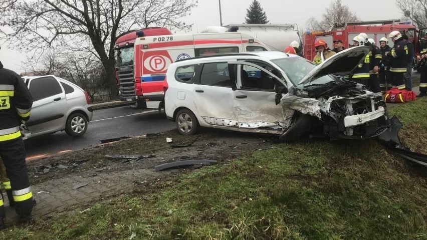 Wypadek  dwóch samochodów na drodze K92 w Strzałkowie 