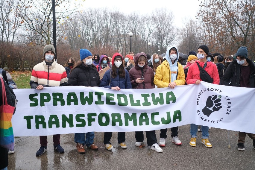 Młodzieżowy Strajk Klimatyczny w Warszawie. "Nasza planeta...