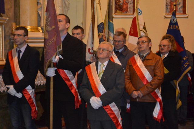Msza w intencji ofiar katastrofy smoleńskiej i poległych w Katyniu odbyła się w kościele pod wezwaniem ścięcia Jana Chrzciela