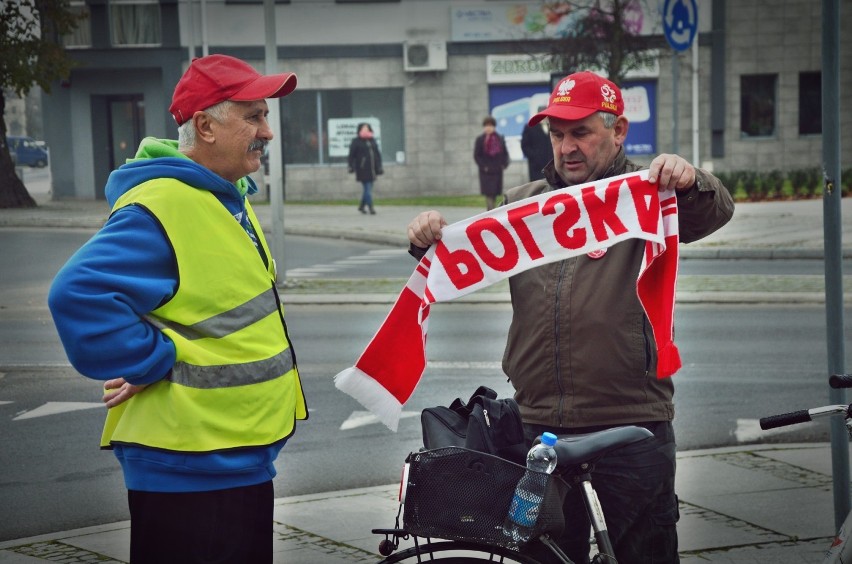 Bełchatów. Rowerzyści wzięli udział w "Rajdzie Niepodległości" [ZDJĘCIA]