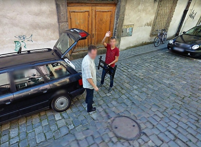 Nysa w Google Street View. Ul. Wałowa - pozdrowienia dla...