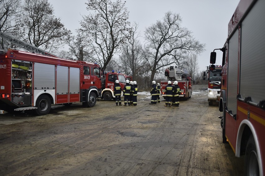 Pożar w pałacu w Wojnowicach. Runął fragment dachu