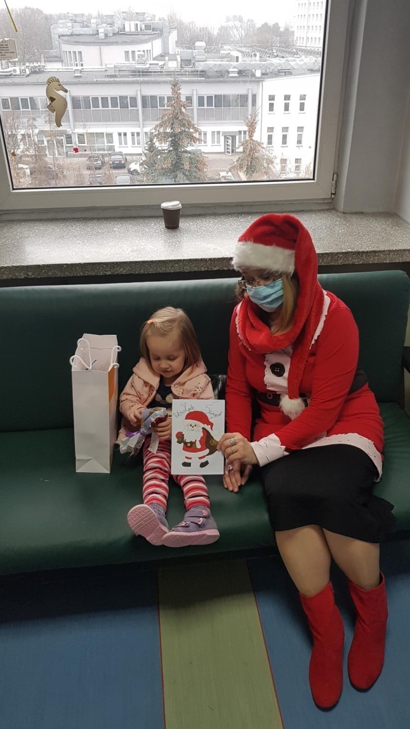 Chełm. Akcja świąteczna "Kartki pod choinkę" dla małych pacjentów szpitali w regionie. Zobacz zdjęcia