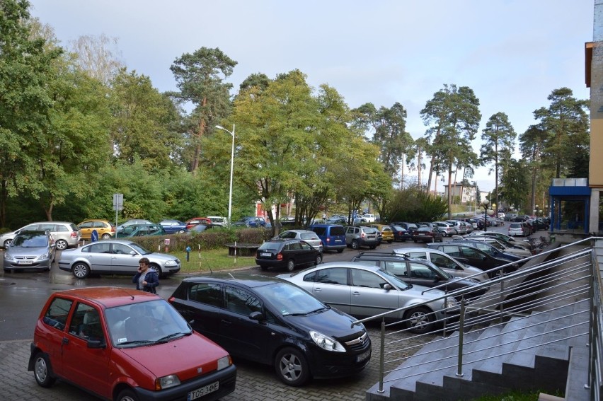 Jeszcze w tym roku wybudują porządny parking przy szpitalu w Ostrowcu [ZDJĘCIA, WIDEO]