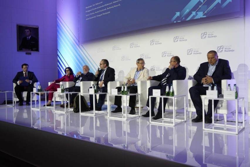 Forum Wizja Rozwoju 2022. Debaty na najważniejsze gospodarczo i społecznie tematy ZDJĘCIA