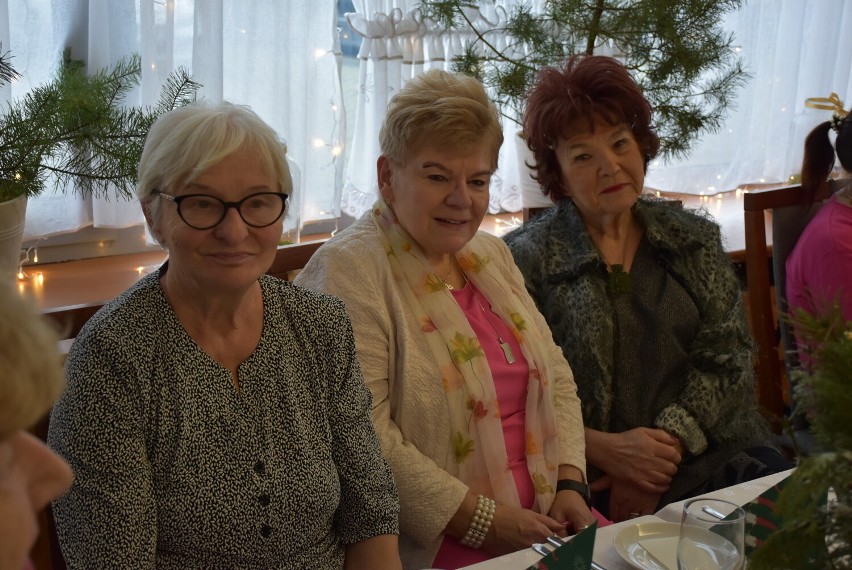 Spotkanie wigilijne dla osób starszych, samotnych - podopiecznych Ośrodka Pomocy Społecznej