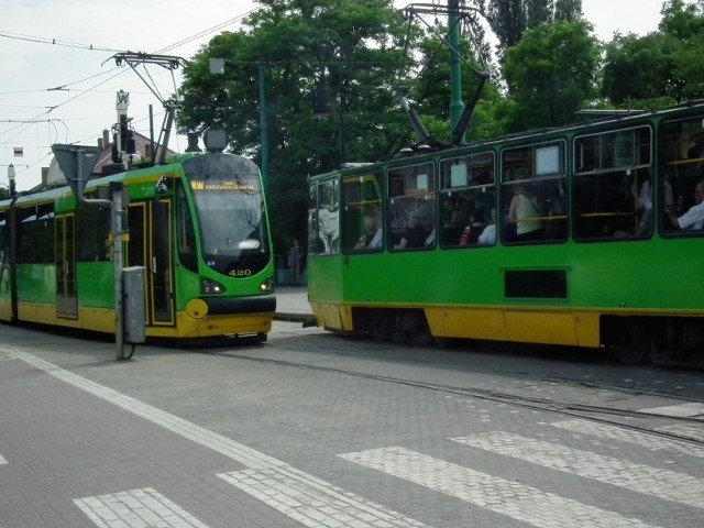 Remont mostu Teatralnego: Rozkłady ważne od poniedziałku wiszą już w niedzielę