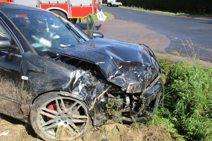 Wypadek w Jastrzębiu. 27-latek z Audi stracił prawo jazdy, kobieta w szpitalu