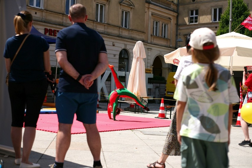 Pokazy akrobatyczne na Budzeniu Sienkiewki w Kielcach wzbudziły zachwyt