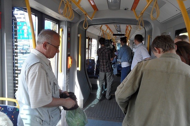 Od dzisiaj nowy tramwaj twist będzie woził pasażerów w Częstochowie [ZDJĘCIA + WIDEO]