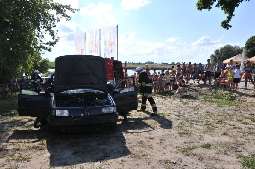 Śrem: pokazy ratownictwa na plaży nad Jeziorem...