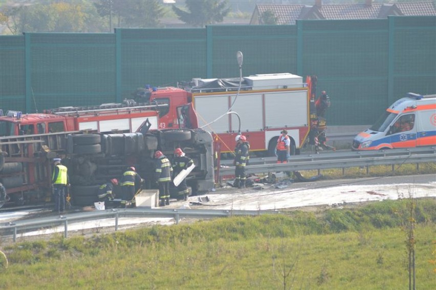 Tragiczny wypadek na autostradzie A1 pod Kowalem [zdjęcia, wideo]