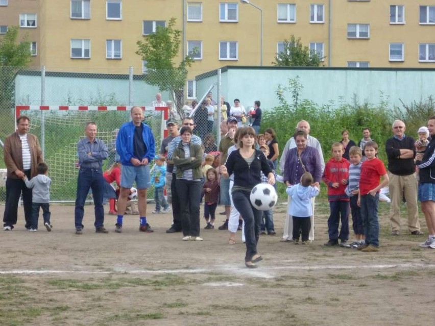 Osiedle Kruczkowskiego ma nowe boisko do piłki nożnej [ZDJĘCIA]