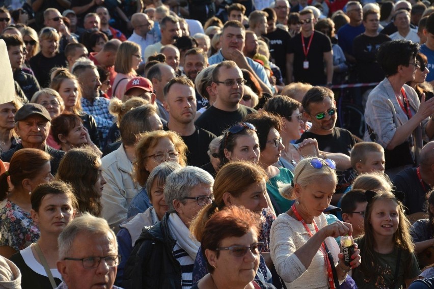 Festiwal Harcerski 2019. Największy Zespół Rockowy zagrał na Rynku w Kielcach! [ZDJĘCIA, ZAPIS TRANSMISJI]