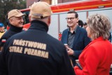 Wizyta premiera Mateusza Morawieckiego w Rudzie Śląskiej. Spotkał się ze strażakami na terenie budowy strażnicy PSP