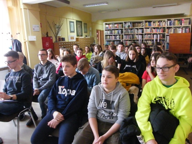 Dwa wykłady dla golubsko-dobrzyńskiej młodzieży wygłosił na początku marca w Miejskiej i Powiatowej Bibliotece Publicznej w Golubiu-Dobrzyniu doktor Jan Wiśniewski