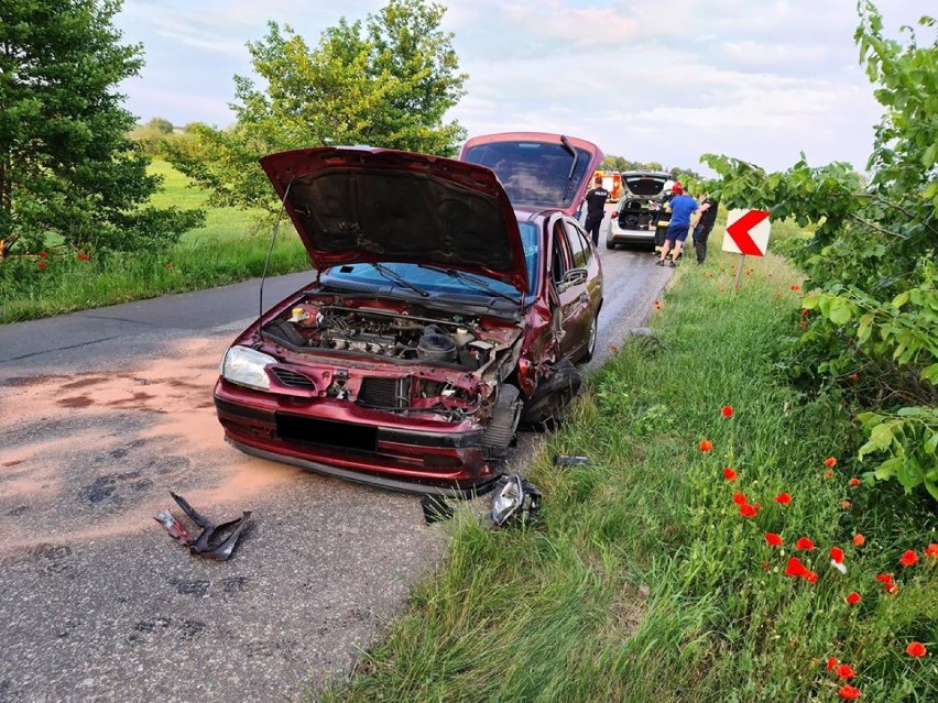 Wypadek z udziałem dwóch samochodów osobowych