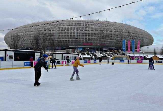 Szukacie pomysłu na zimowe ferie w mieście? TAURON Arena Kraków przygotowała moc atrakcji i to nie tylko dla najmłodszych