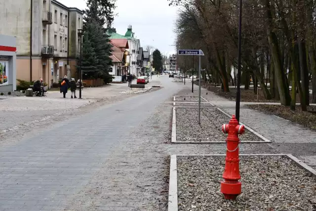 1 Maja w Busku-Zdroju. Wciąż trwa remont. >>>Więcej zdjęć na kolejnych slajdach. 