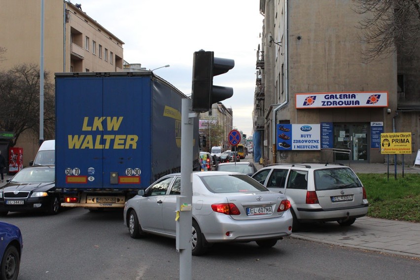 Zobacz serwis: Trasa W-Z w Łodzi Zdjęcia objazdów Trasy W-Z....