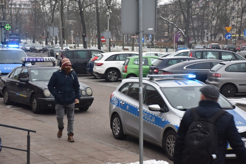 Awantura na dworcu w Gnieźnie. Ochroniarz w jej wyniku dostał zawału