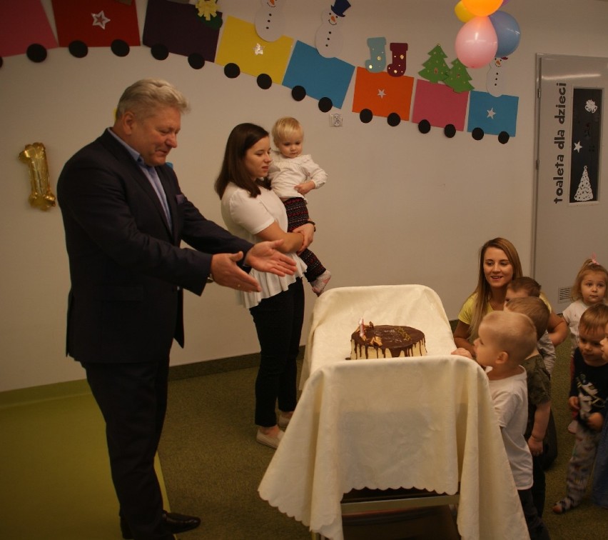 Pierwsze urodziny chełmeckiego żłobka „Świetliki”. Był tort, życzenia i prezenty [ZDJĘCIA]