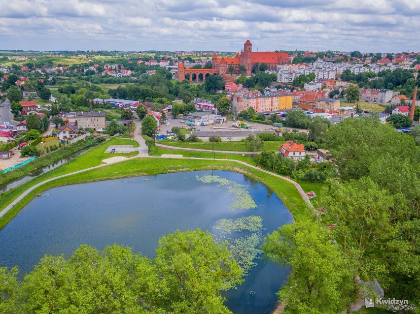 Zniszczyli murowane grille, próbowali podpalić ławki. Kwidzyński Balaton będzie monitorowany, podgląd z kamer w internecie