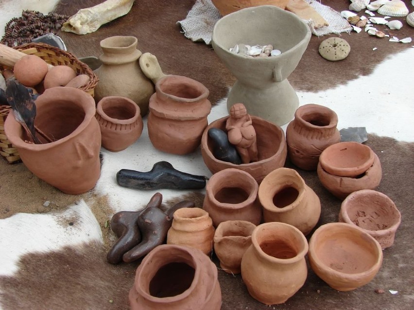 Wyroby ceramiczne w rezerwacie archeologicznym Krzemionki.