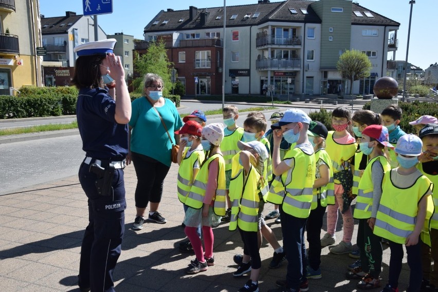 Przedszkolaki z Pruszcza podczas warsztatów uczą się bezpieczeństwa na drodze |ZDJĘCIA
