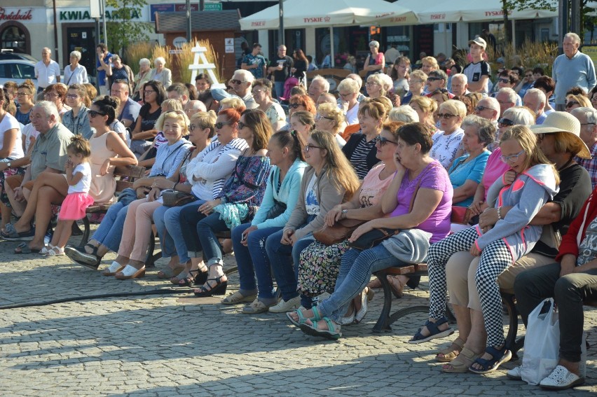 Włoskie klimaty na Rynku w Kartuzach - rozpoczął się sierpniowy cykl Muzyki Świata [ZDJĘCIA]