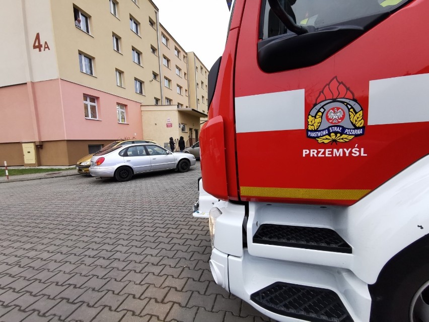 Alarm bombowy w Przedszkolu Miejskim nr 19 w Przemyślu. Ewakuowano 12 osób [ZDJĘCIA]