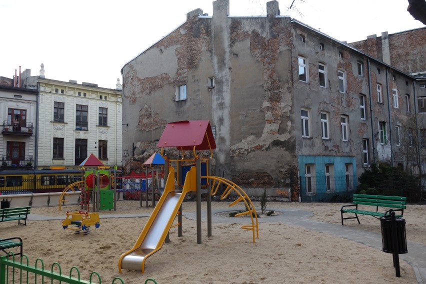 Kieszonkowy plac zabaw na Polesiu powstał przy ulicy...