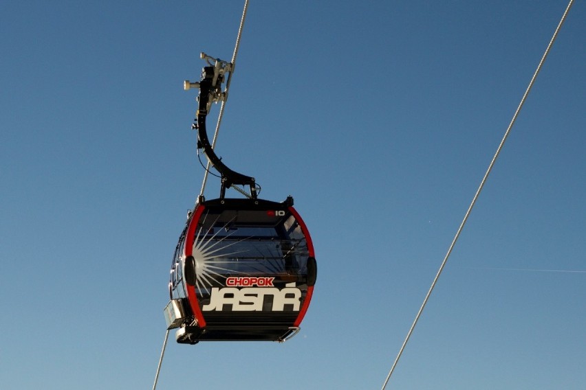 Nowa gondola w Jasnej i mistrzostwa świata w rzeźbach lodowych