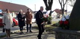 Święto Niepodległości 2021 w Poddębicach. Kwiaty od władz powiatu ZDJĘCIA