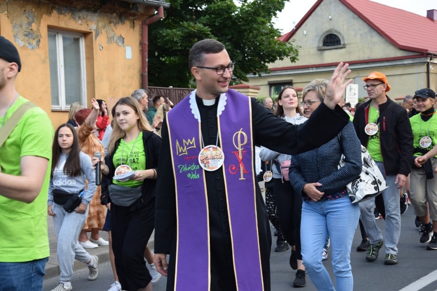 Z parafii WNMP w Zduńskiej Woli odszedł wikariusz ks. Damian Sochacki