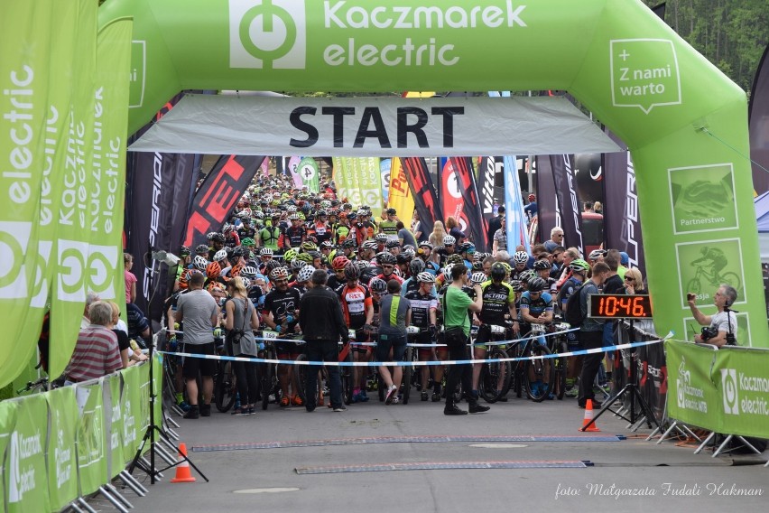 14 maja w Żarach, odbył się trzeci z 10 wyścigów kolarskich...