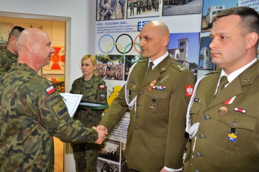 Żołnierze 10 Opolskiej Brygady Logistycznej otrzymali awans...