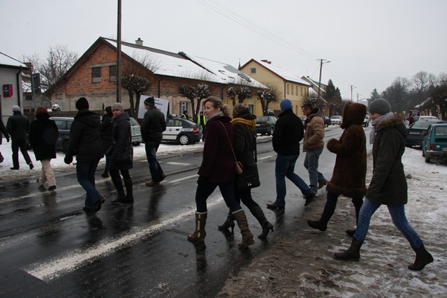 Grodziec. Blokada drogi w obronie szkół w Lipicach i Biskupicach