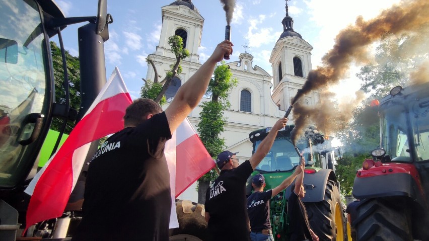 Wielki protest rolników w Srocku pod Piotrkowem. Na drogi...