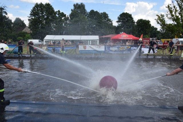 Wasserball - w tej niezwykłej konkurencji liczy się współdziałanie drużyny.