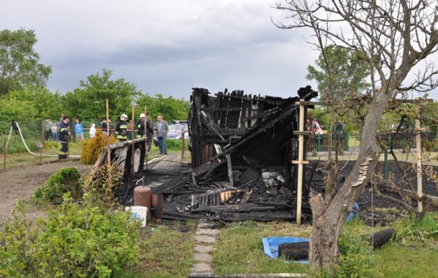 Pożar na ogródkach działkowych w Kłodawie
