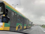 Wypadek na DK 86 w Katowicach. Osobówka uderzyła w autobus. Korek w stronę Tychów