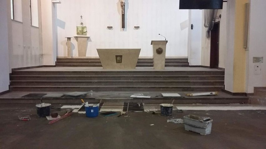 Trwa remont w kościele pw. św. Klemensa. Widać już nową posadzkę