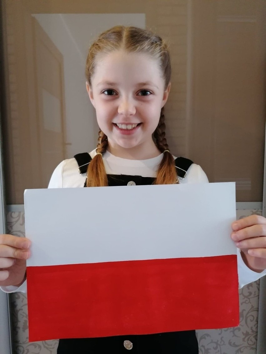 W Sandomierzu zaczęło się świętowanie Dnia Flagi! Zobacz niezwykły kolaż z biało czerwoną [ZDJĘCIA]