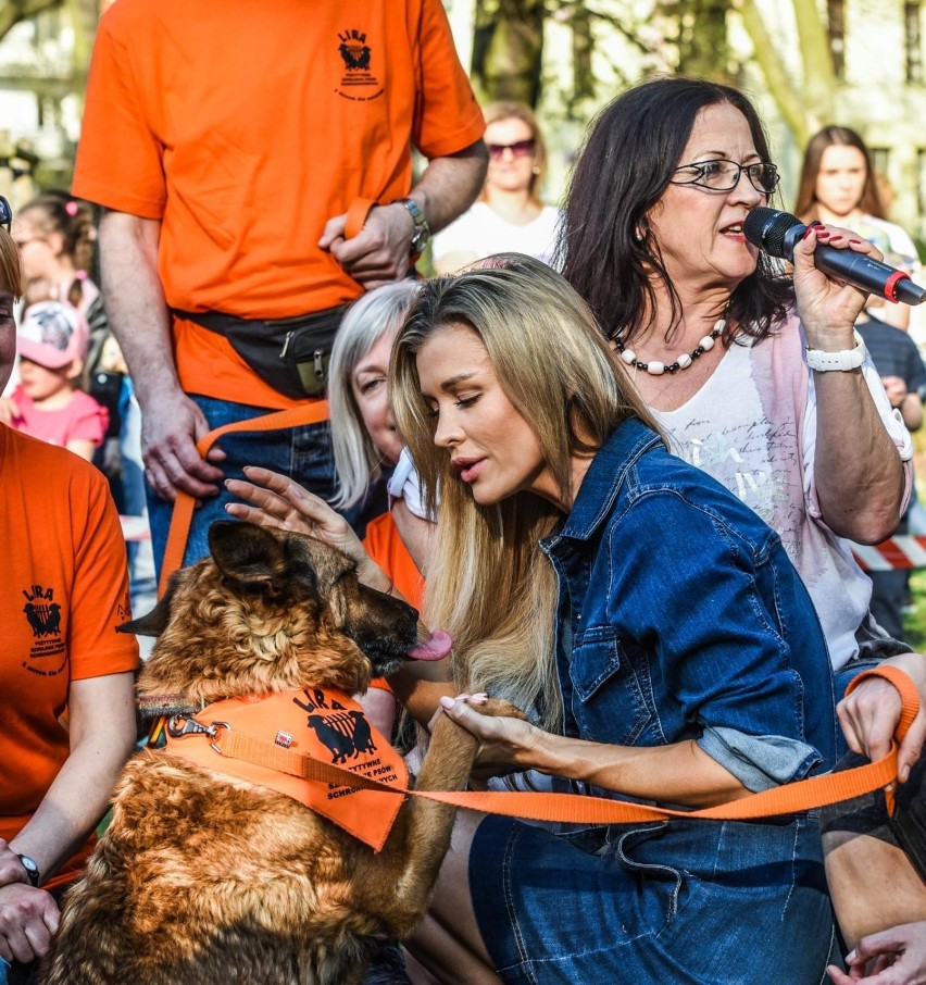 Dziś w parku Jana Kochanowskiego Joanna Krupa, aktorka,...