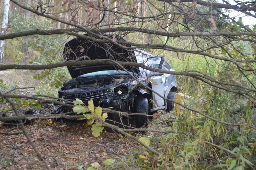 Wypadek w Mostkach. Opel astra dachował [wideo]