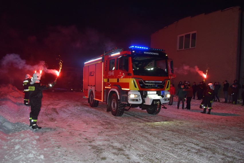 Powitanie nowego wozu strażaków z OSP Kraszkowice