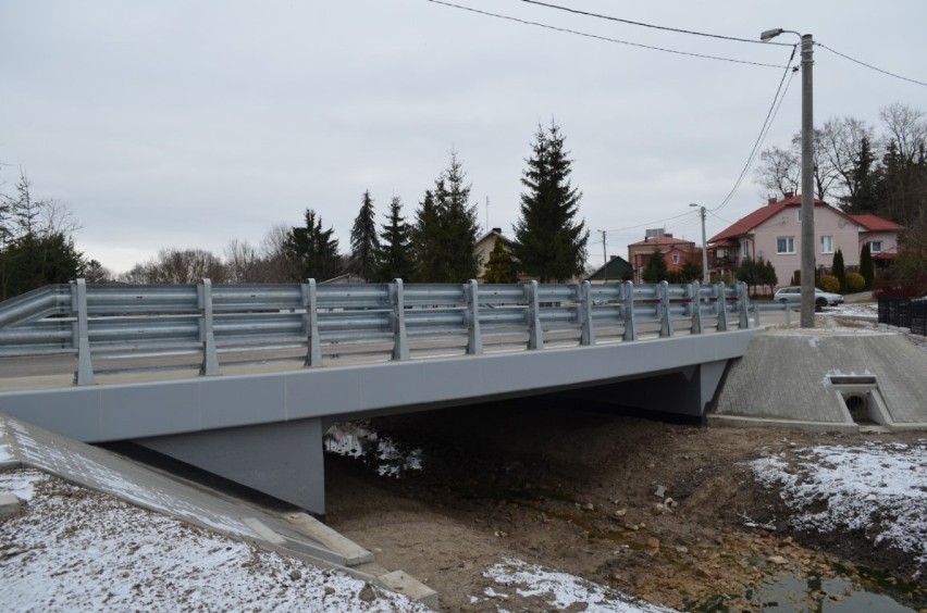 Przebudowany most na drodze powiatowej nr 2289L w...