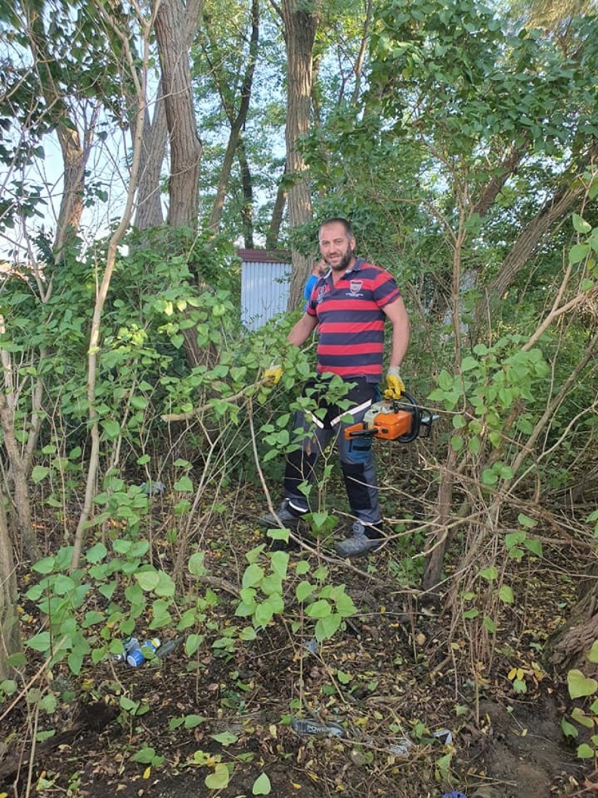 Kąkolewo: Posprzątali kolejny fragment swojej miejscowości