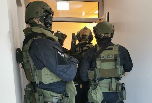 Kryminalni z powiatu krakowskiego i kontrterrorystów zatrzymali napastnika